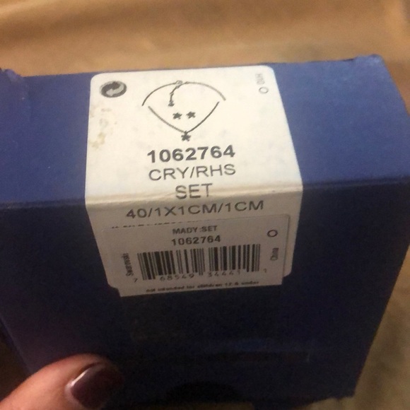 Never worn Swarovski necklace and earring set - Picture 3 of 3